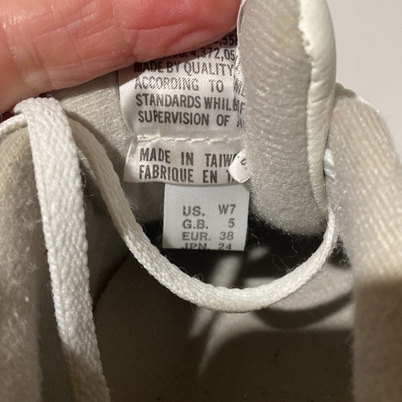 Vintage Womens Avia tennis shoe size 7 all white Y2K streetwear hi top - Picture 7 of 9